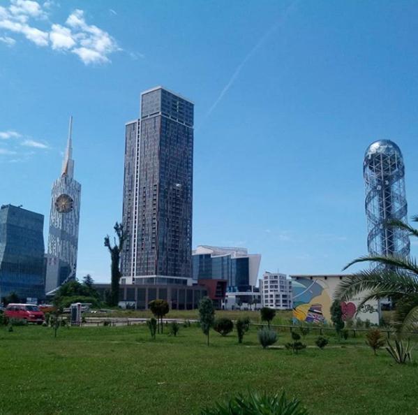 Apartment Gorgasali_57 Batumi Esterno foto